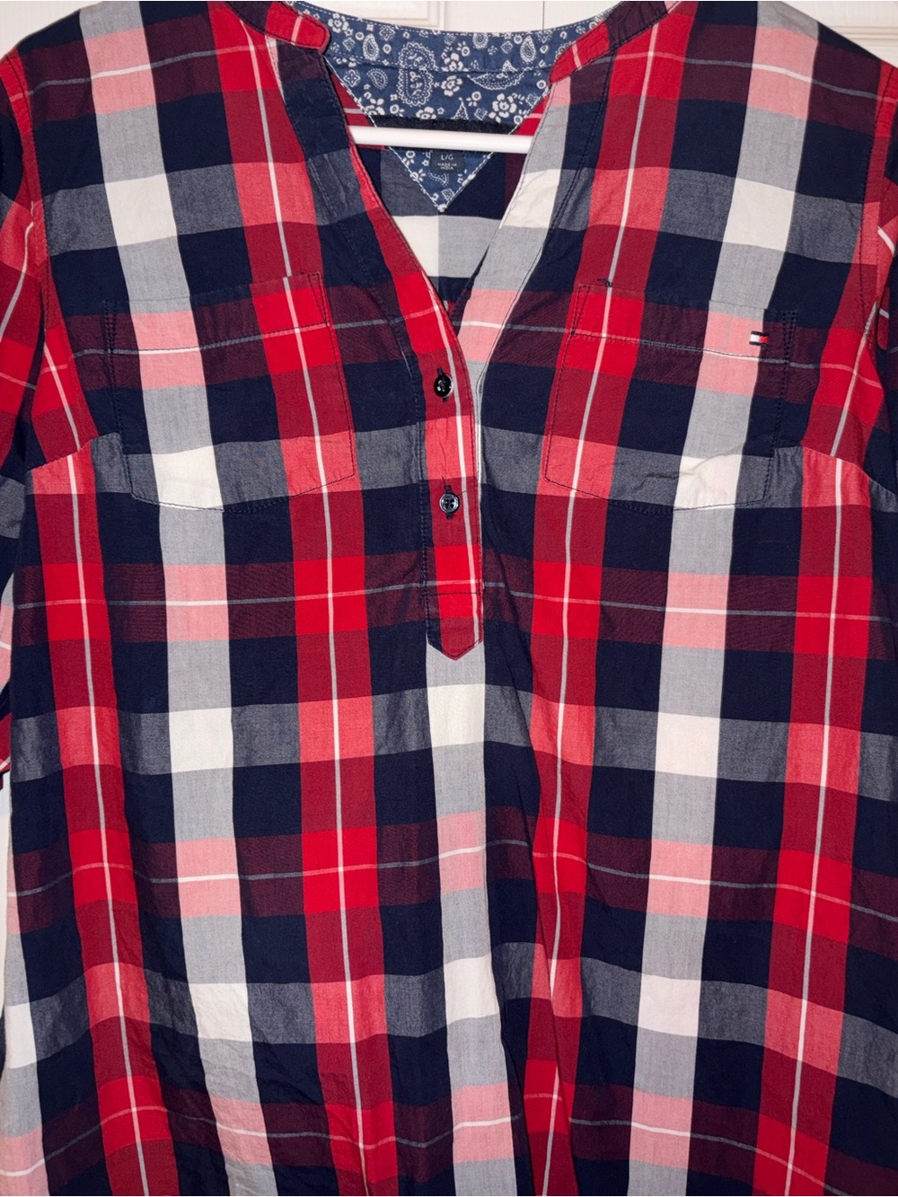 Tommy Hilfiger Plaid Popover Shirt L Red Navy Roll Tab 100% Cotton